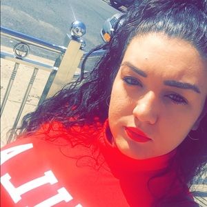 Meet your Posher, Alicia